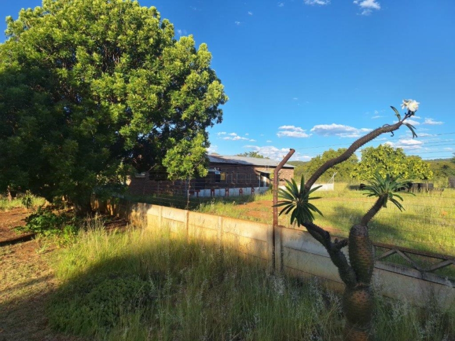 Commercial Property for Sale in Zuurplaat A H North West